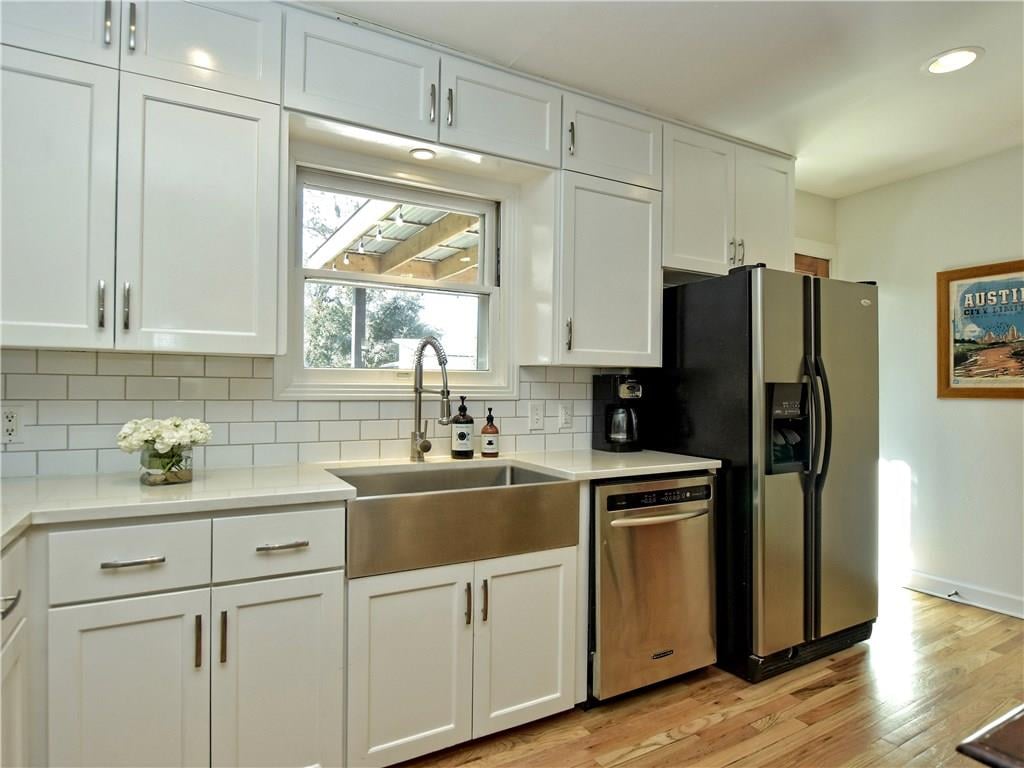Remodeled Crestview Bungalow on .28Acre Lot
