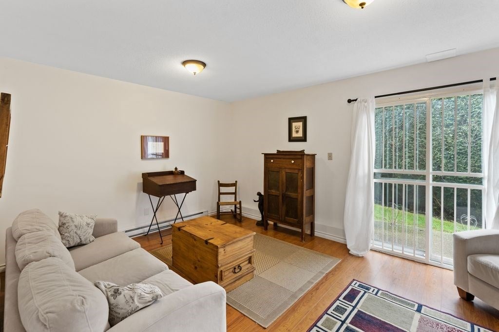 1318 Brunette Ave #5