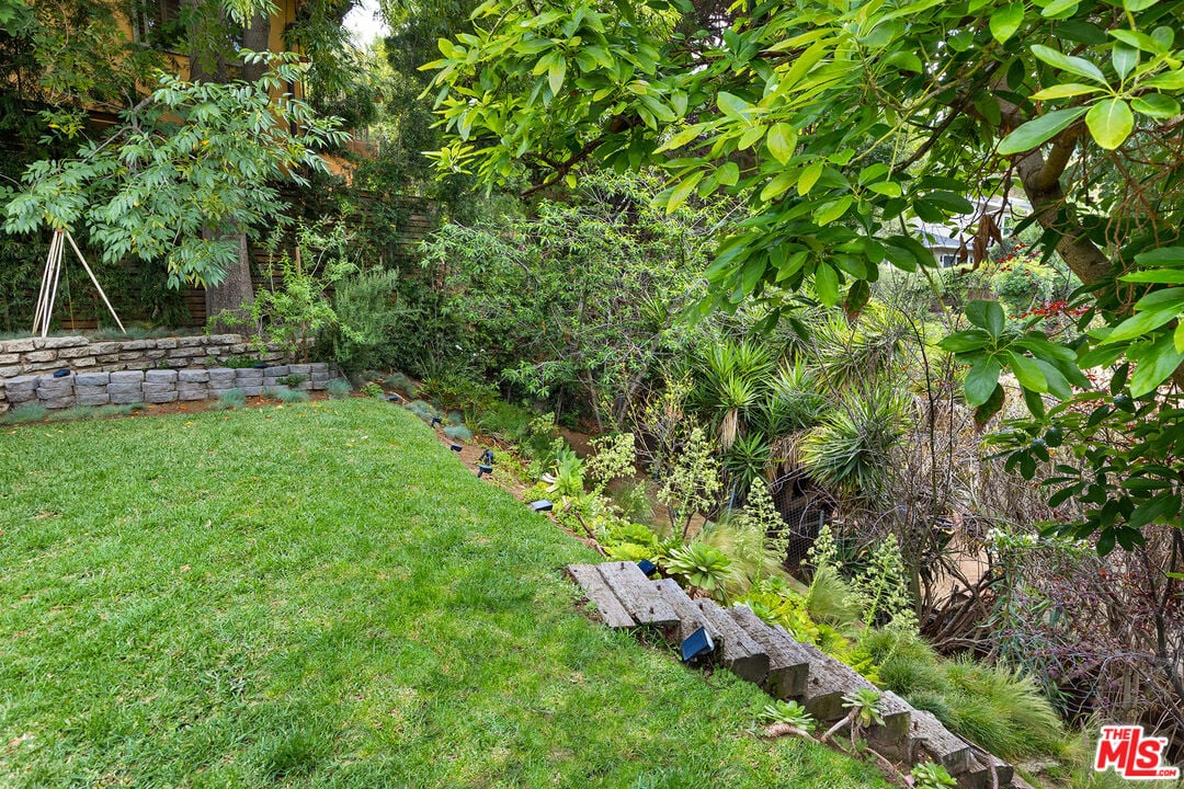 2699 La Cuesta Dr