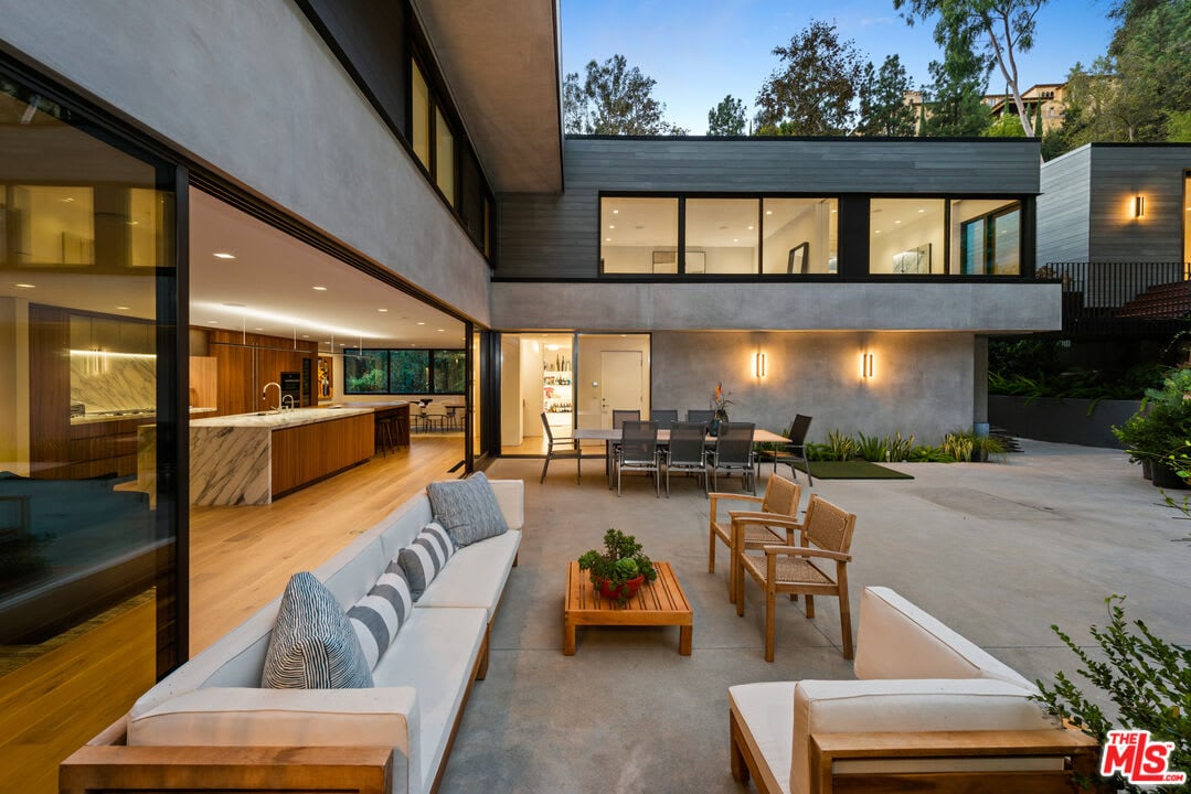 Luxe Oasis