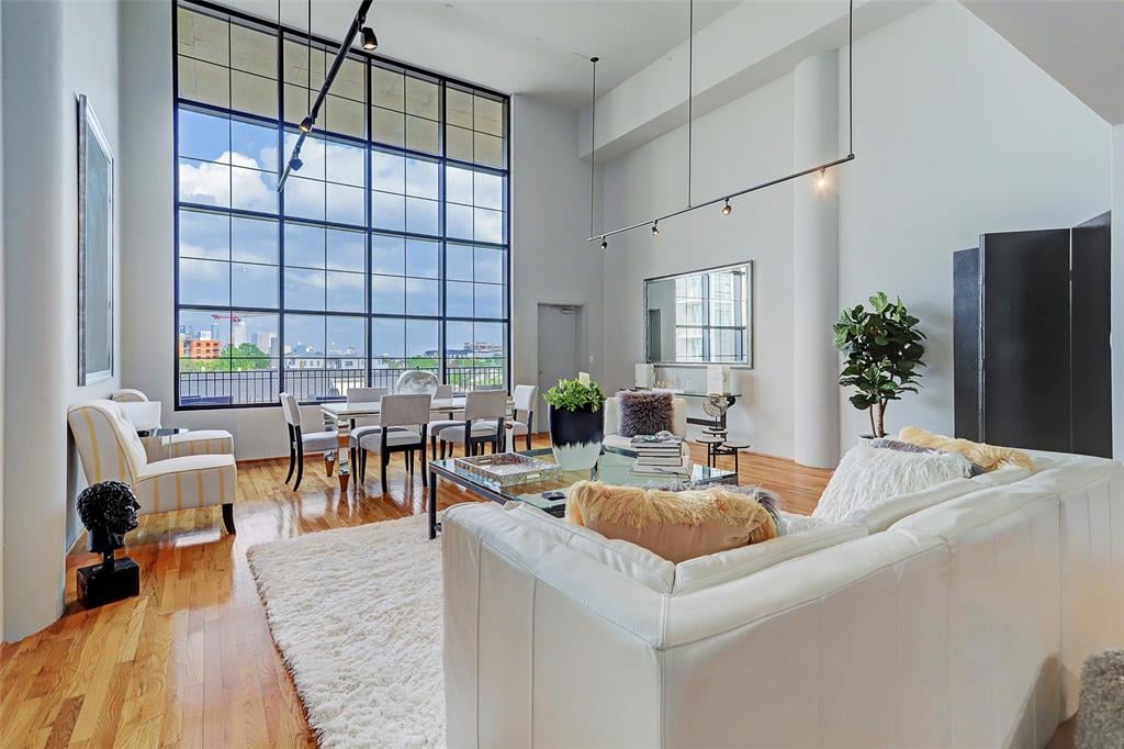 1025 S Shepherd Dr, #305