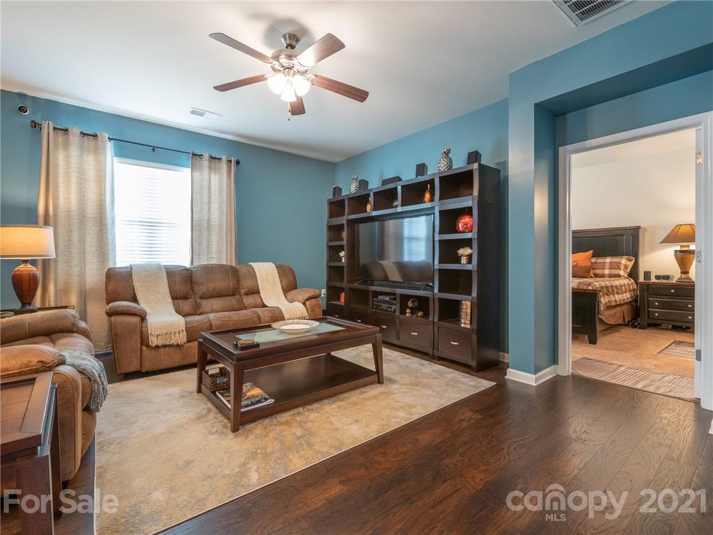 1223 Kent Downs Ave #62
