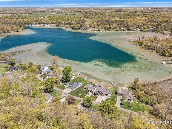 12507 Terry Ave, Wayland, MI 49348