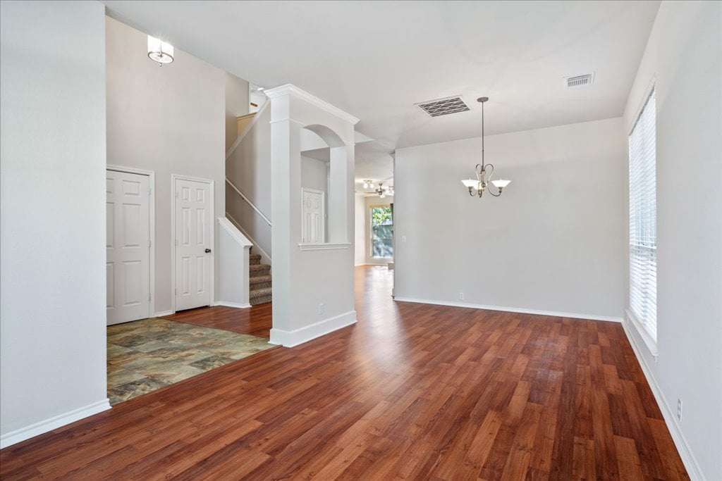 10937 Colonel Winn Loop