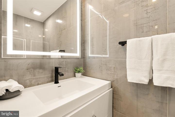 1365 Perry Pl NW #2, Washington, DC 20010