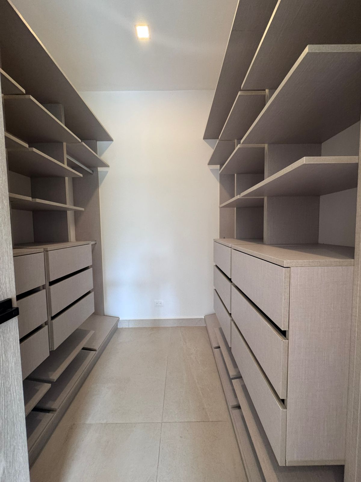 Turnkey Tropical-Modern 4BR Villa with Private Pool in Prestigious Hacienda Pinilla