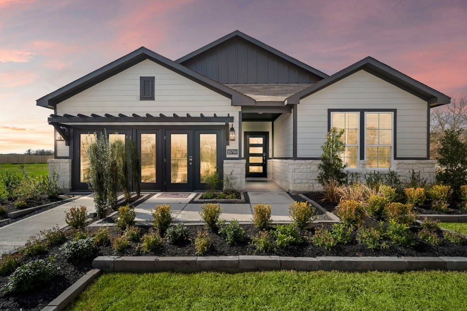 10715 Reveille Acres Dr, Bryan, TX 77801