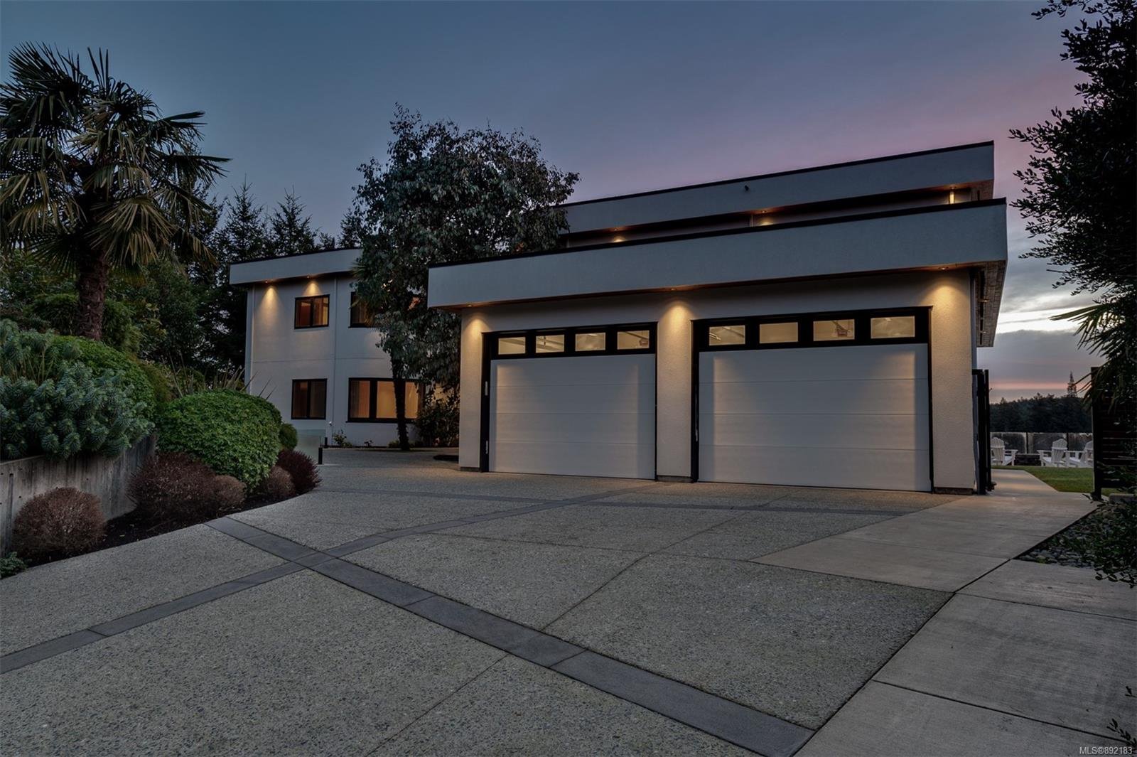2353 Dolphin Rd