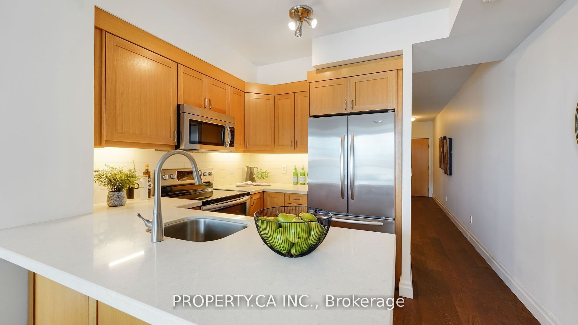 168 King St E 1212