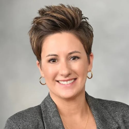 Leanne Provost	Bourbonnais, IL Real Estate Agent Headshot