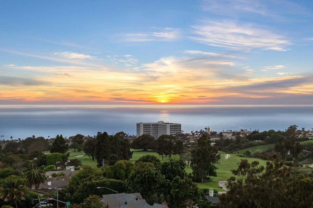 6627 Muirlands Dr, La Jolla, CA 92037