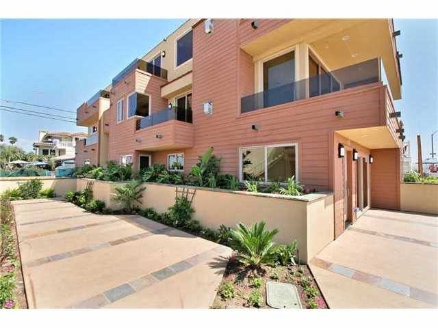 2743 Ocean Front Walk #2