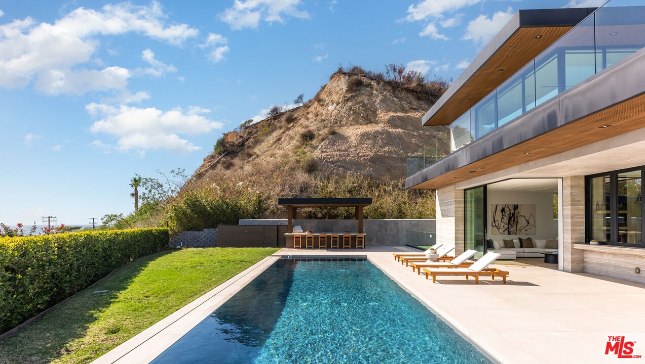 Zenith Horizon, Malibu Rd, 90265