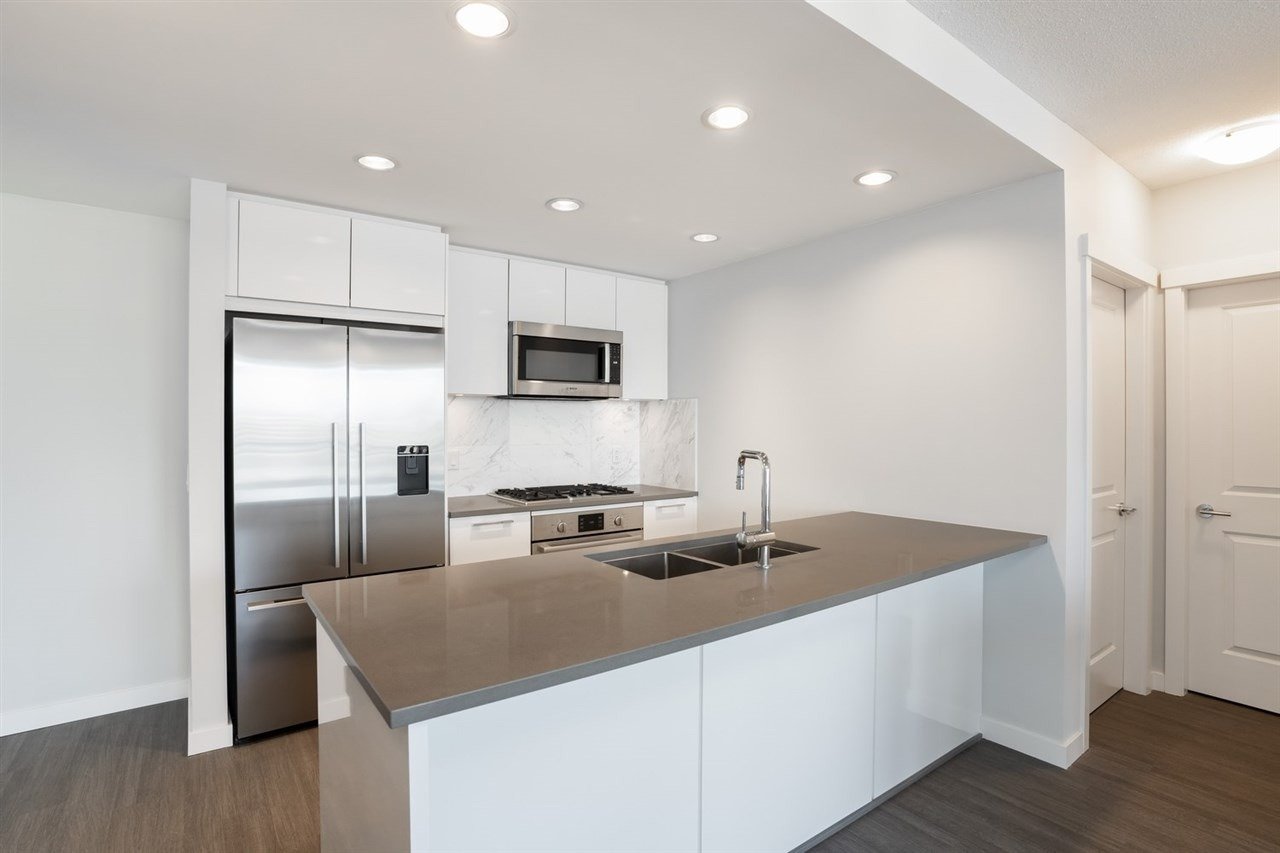 3281 E Kent Ave N, #901