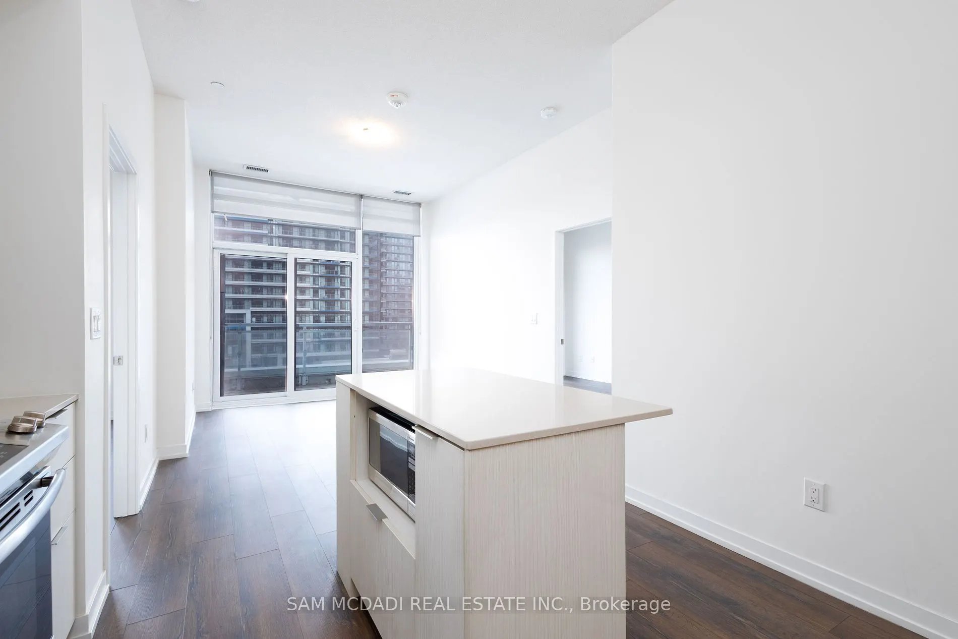 2520 Eglinton Ave W #410