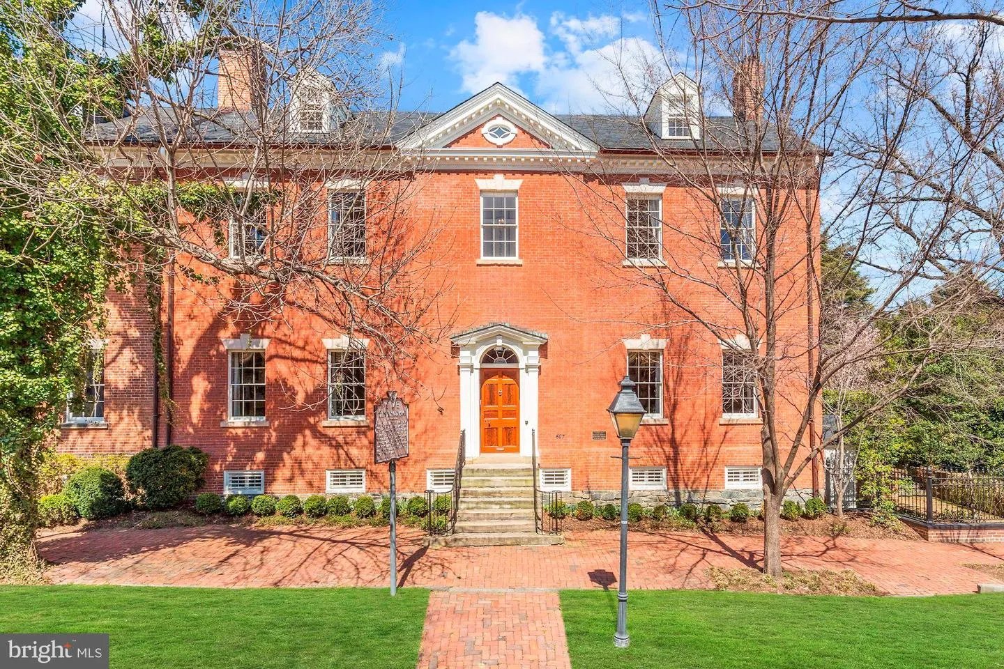 601 & 607 Oronoco St
