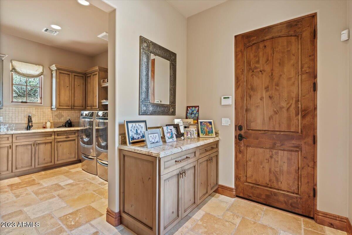 9514 E Madera Dr