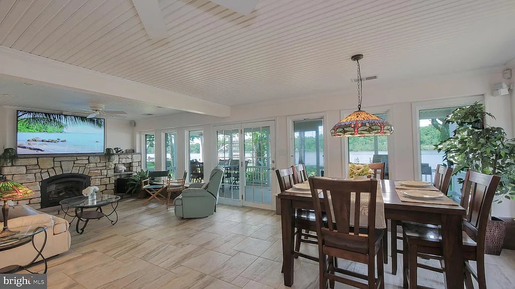 5320 River Dr