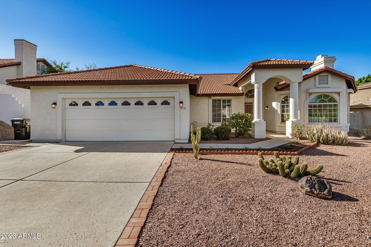 1037 E LE MARCHE Avenue