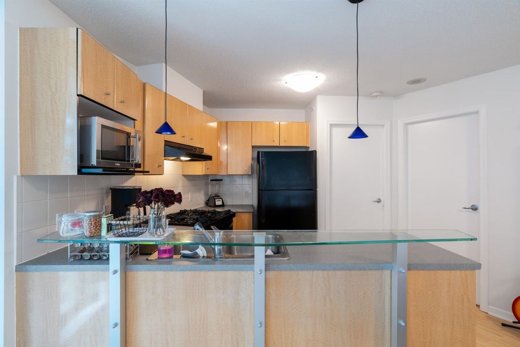 501 Pacific St, #402