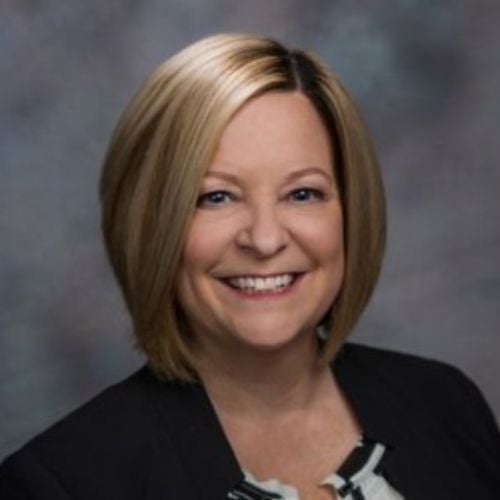 Sherry Cynowa-Matta Brighton MI Real Estate Agent Headshot