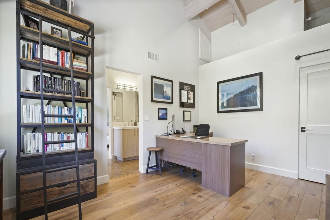 Solis Vista, Serra Rd, 90265