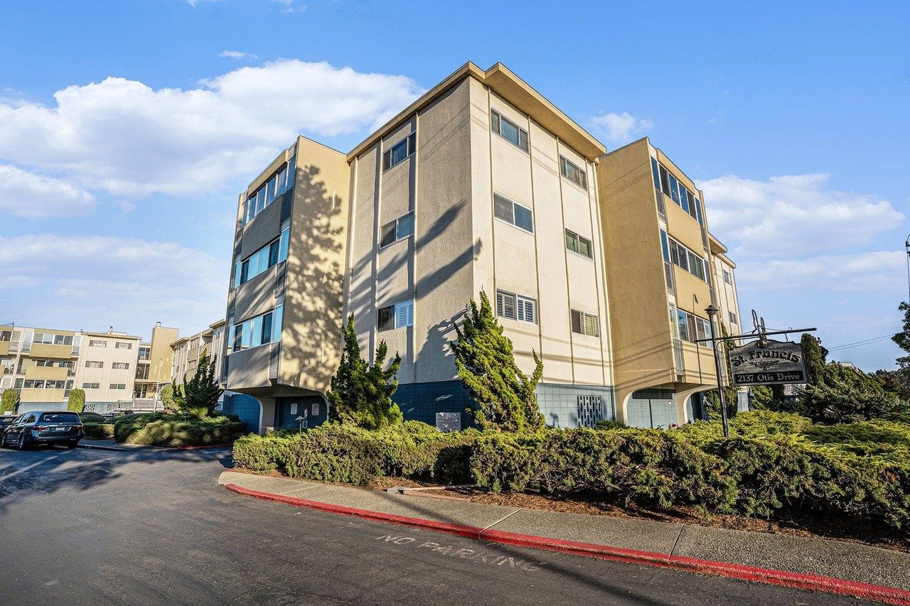 2137 Otis Dr