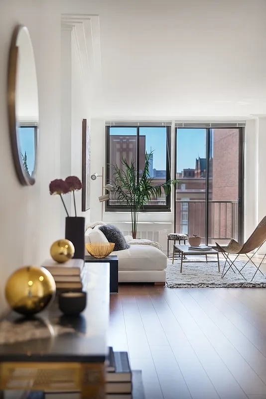 200 East 82nd St Unit: 16H