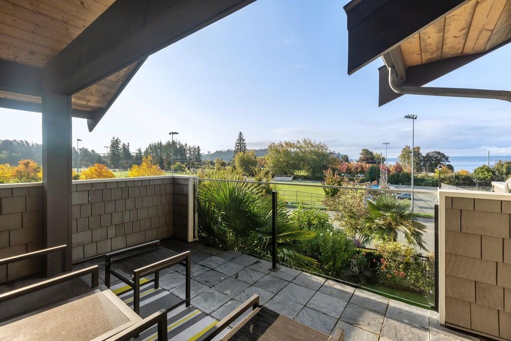 1251 Marine Dr