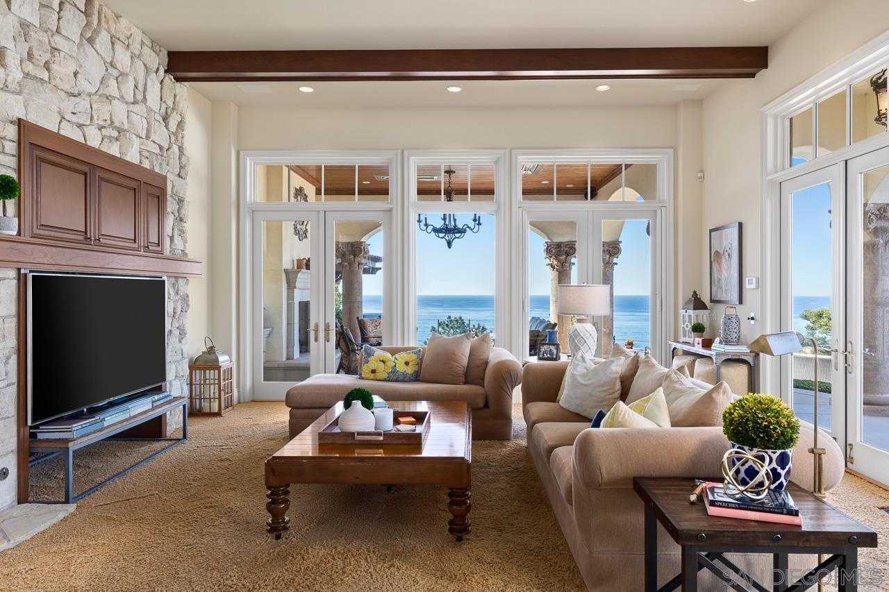 9860 La Jolla Farms Rd