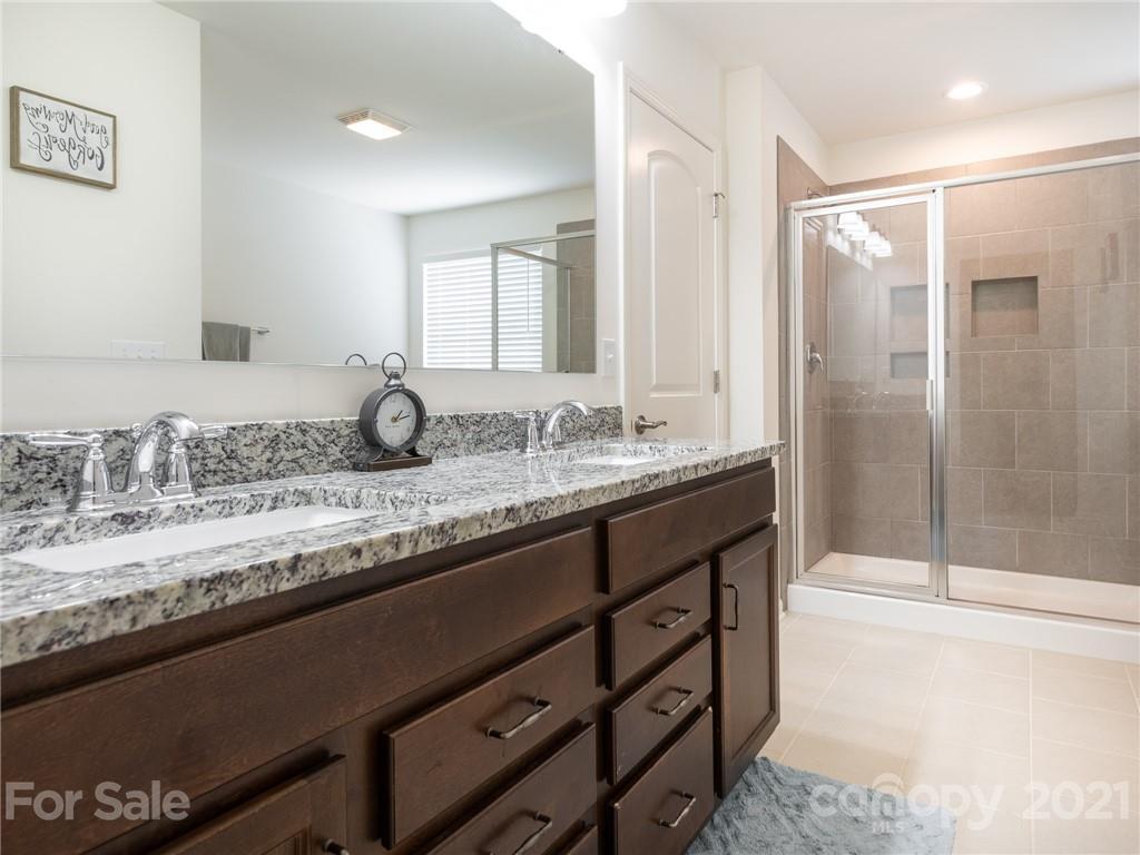 1817 Tendril Ave