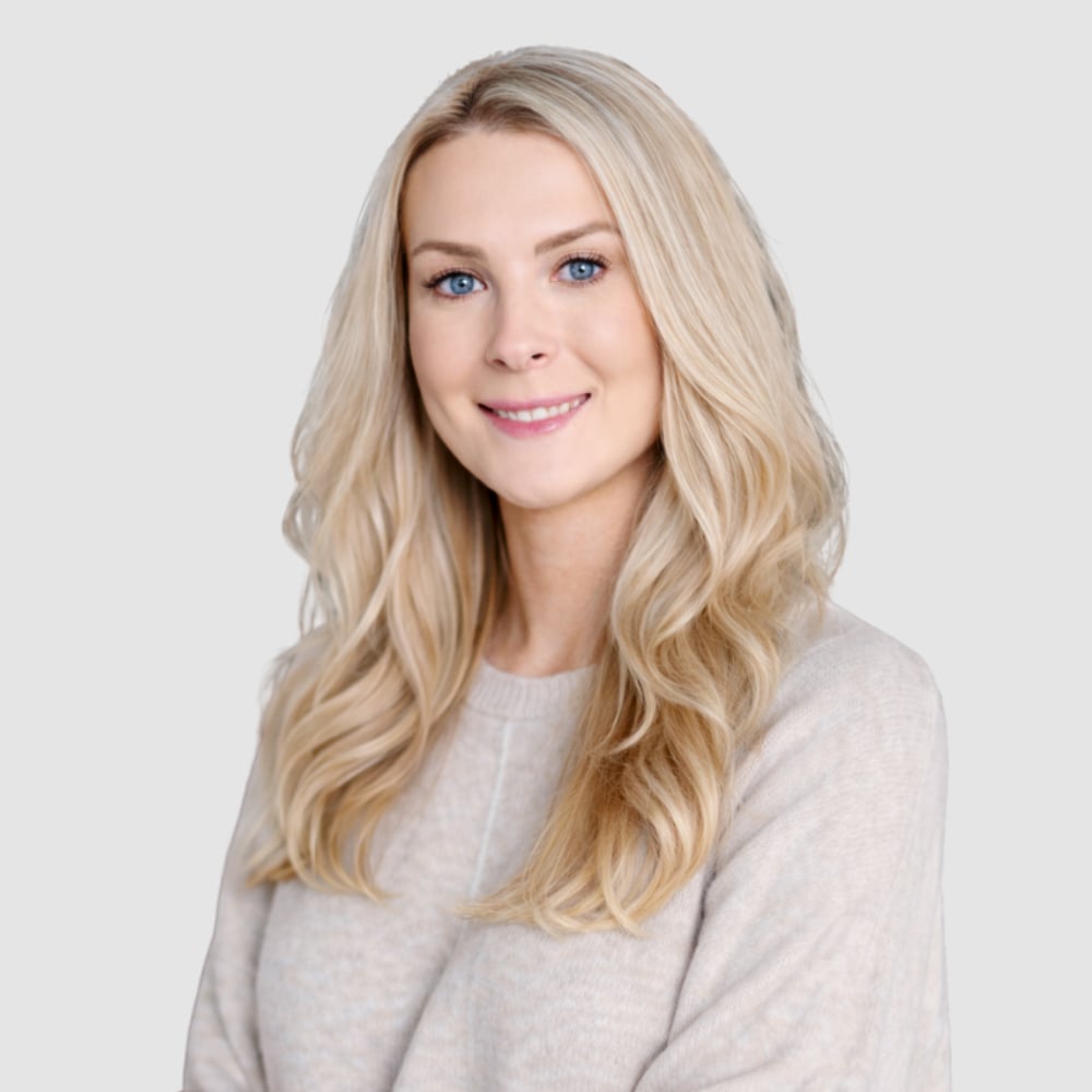 Amanda Pikul-Christopher Buffalo, NY Real Estate Agent Headshot