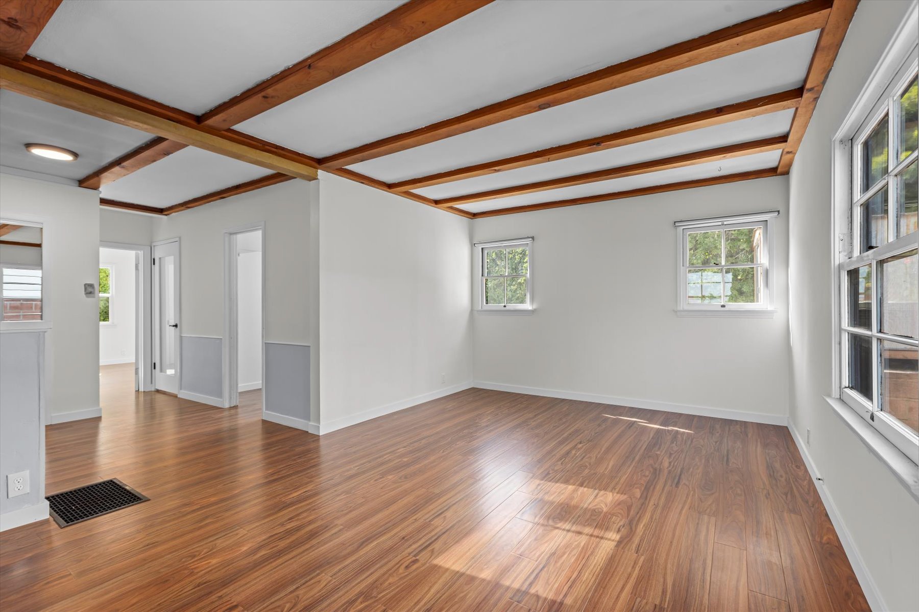 711 Pier Ave, Ocean Park