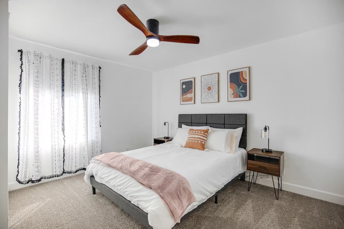 Huge Golf Course Home-Free Heated Pool/Theatre/Gym