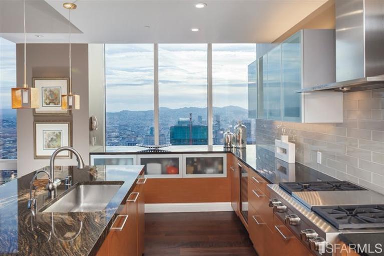 301 Mission St, #55D