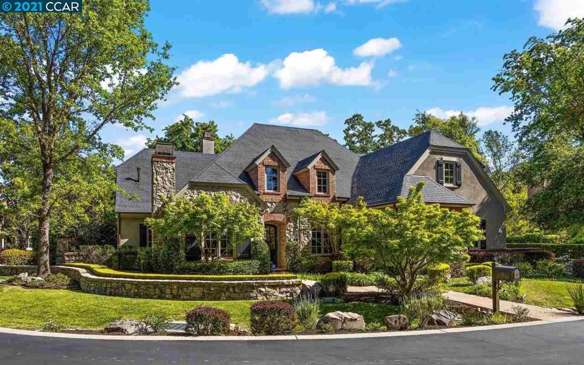 21 Samantha Dr