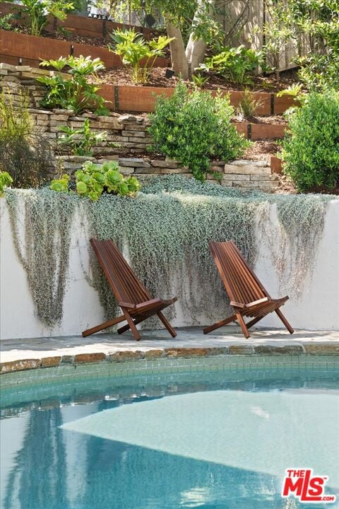 Sunset Crest Dr, 90046