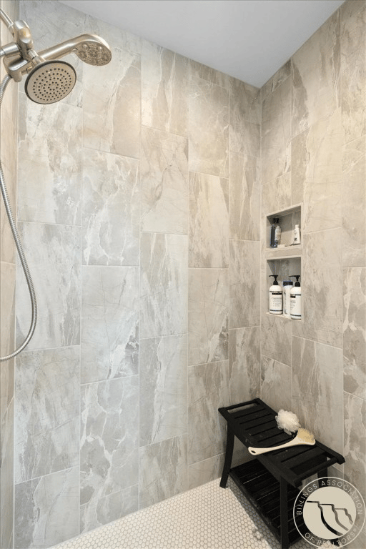 3110 Falcon Cir