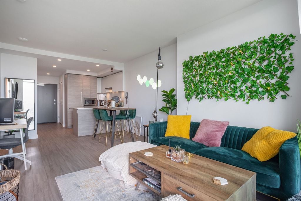 13615 Fraser Hwy, #1602