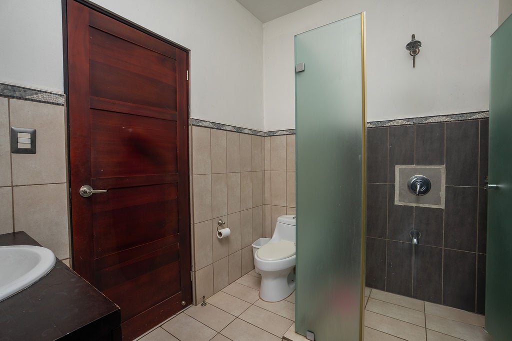 Casa Reye | Stunning 3-Bedroom Beach Home with Rooftop Ocean Views and Private Pool in Surfside, Playa Potrero