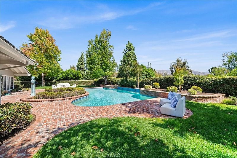 10982 Bent Tree Rd, Santa Ana, CA 92705
