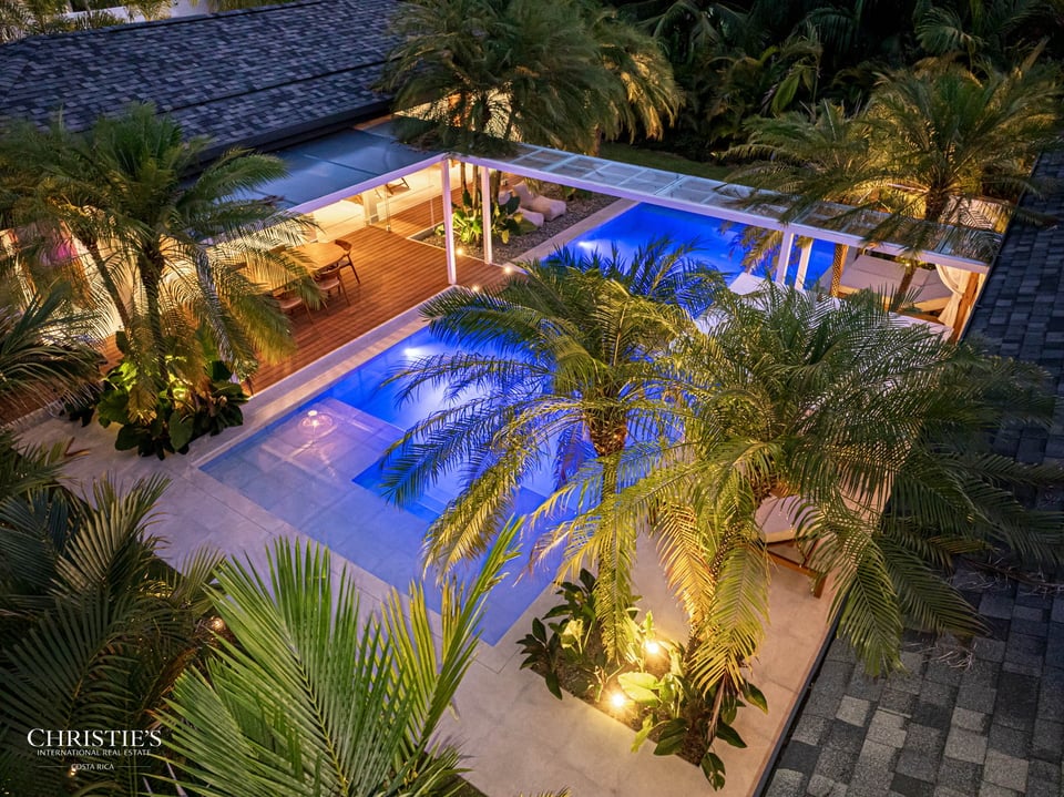 Casa Ohana – Comtemporary Luxury Villa, Steps from the Beach