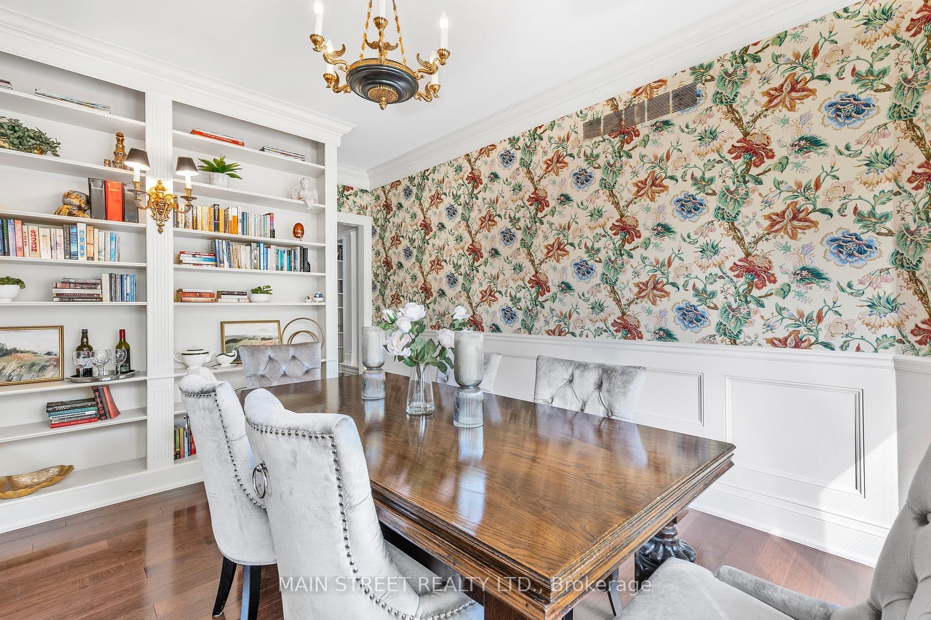 120 Willow Farm Lane, Aurora