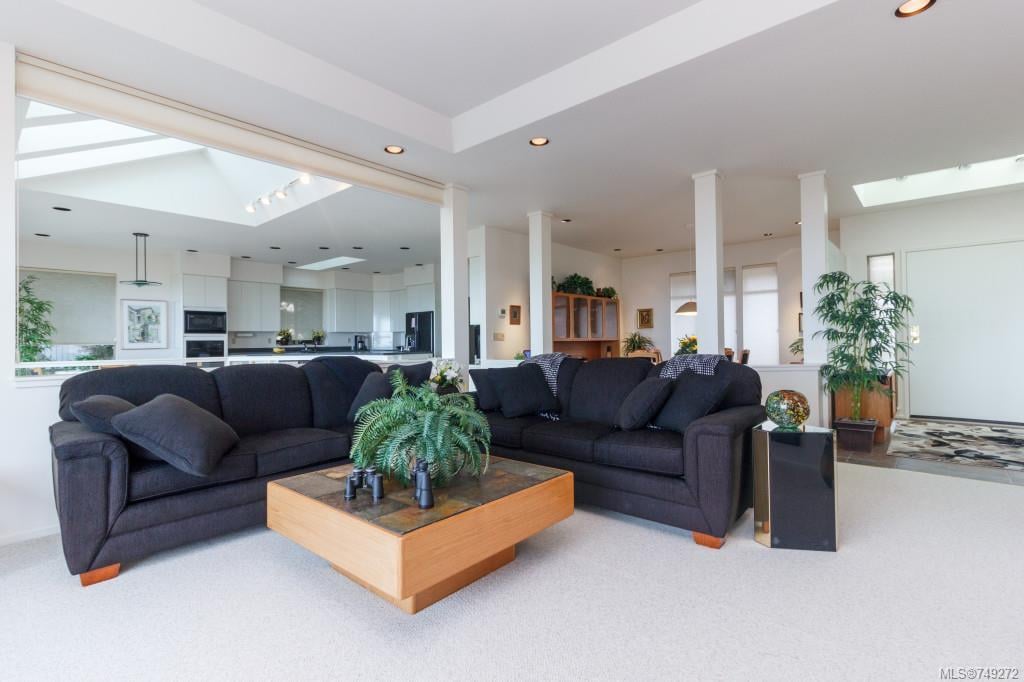 8889 Park Pacific Terr, North Saanich