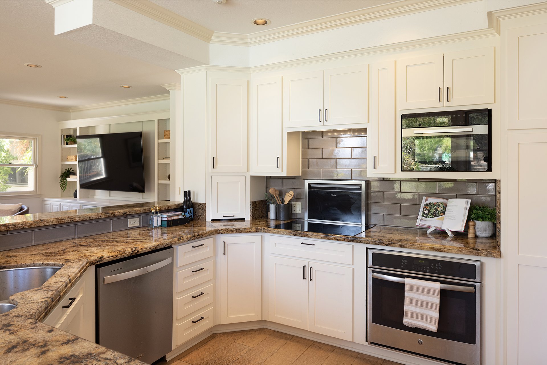 Private Aptos Estate with Vineyard Views
