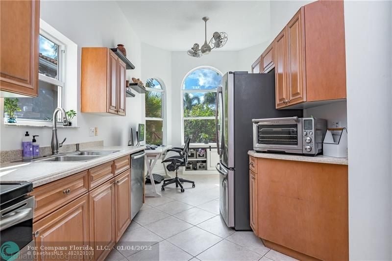 5135 Ventura Dr