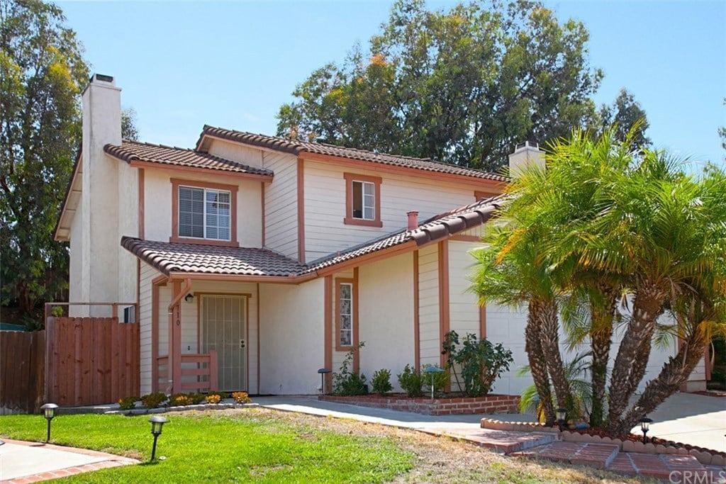 1710 S Mammoth Pl