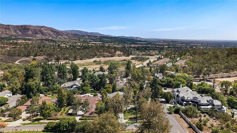 10982 Bent Tree Rd, Santa Ana, CA 92705
