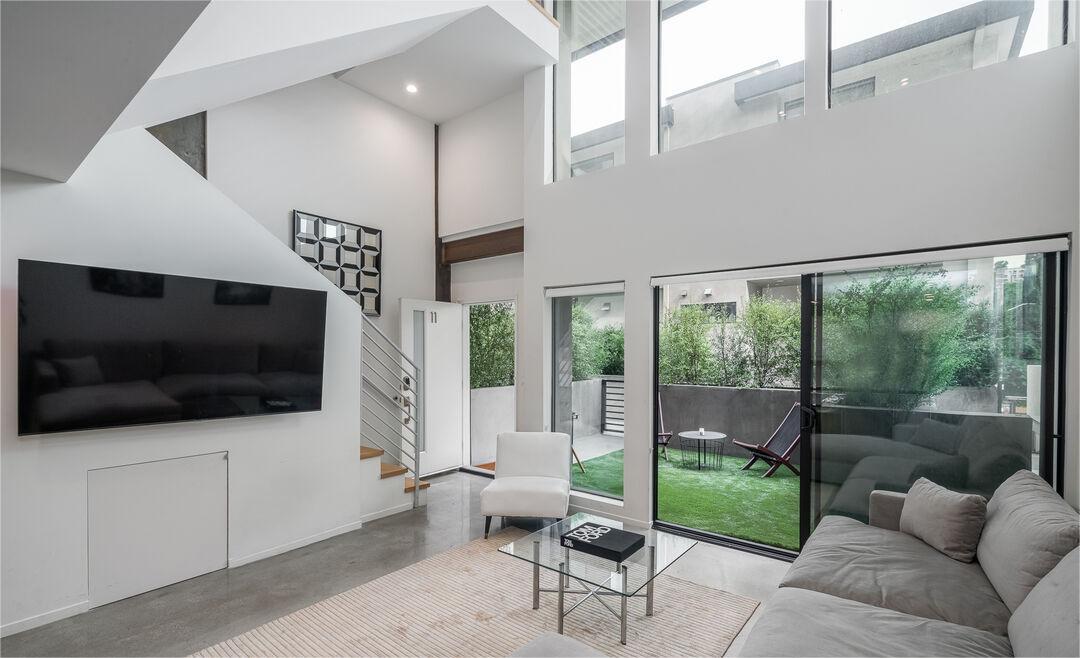 Modern Condo Living in Prime Silver Lake Location