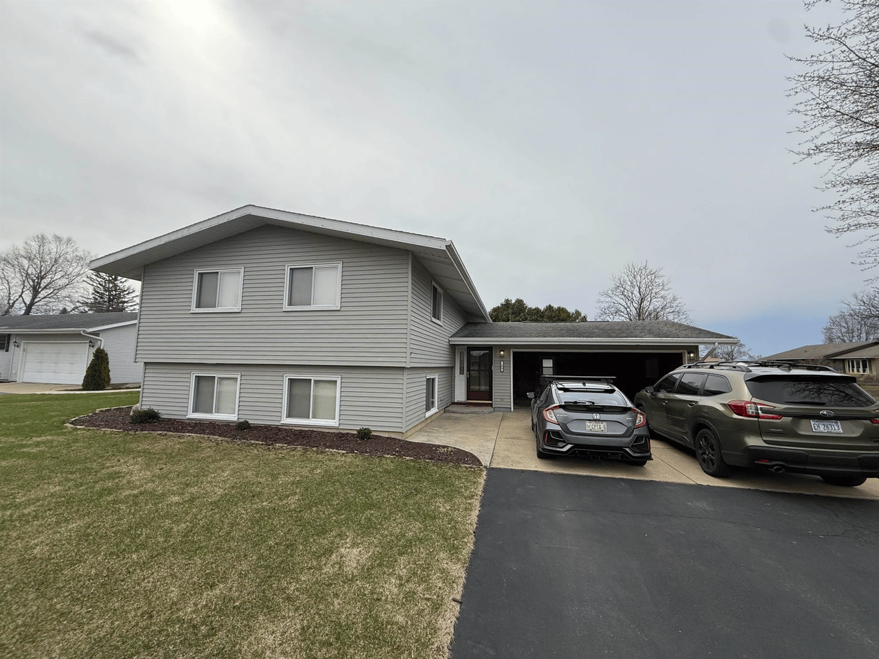 109 W Meadows Ct